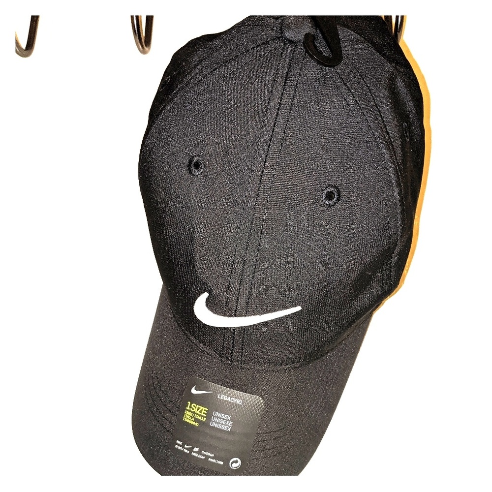 Nike fitted hat Already SOLD